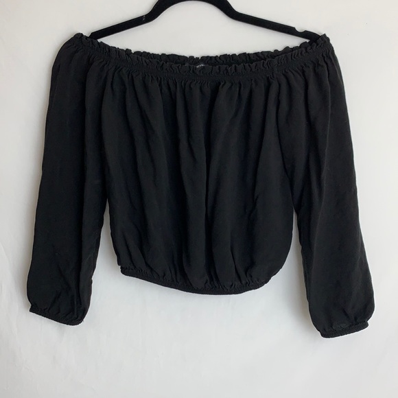 🌟 SOLD 🌟 BRANDY MELVILLE - Off The Shoulder Top - Picture 3 of 7